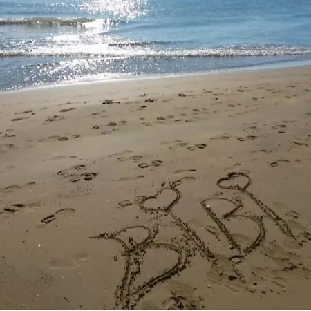 公寓 Two Storey Terraced House In A With A Pool 比比翁