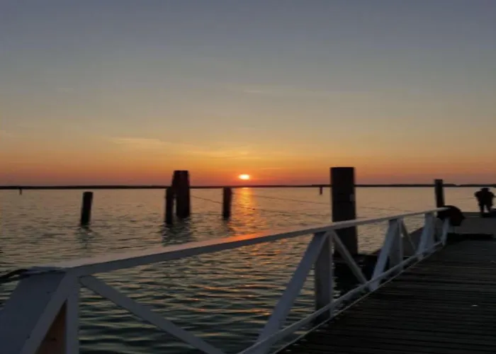 公寓 Two Storey Terraced House In A With A Pool 比比翁