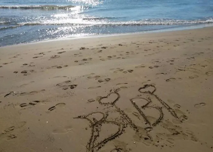 公寓 Two Storey Terraced House In A With A Pool 比比翁